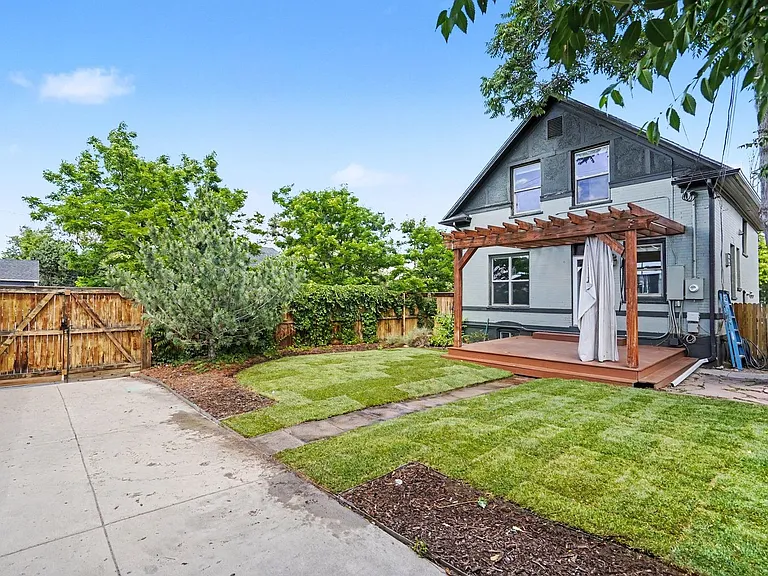 1301 S Lincoln St — Photo 26