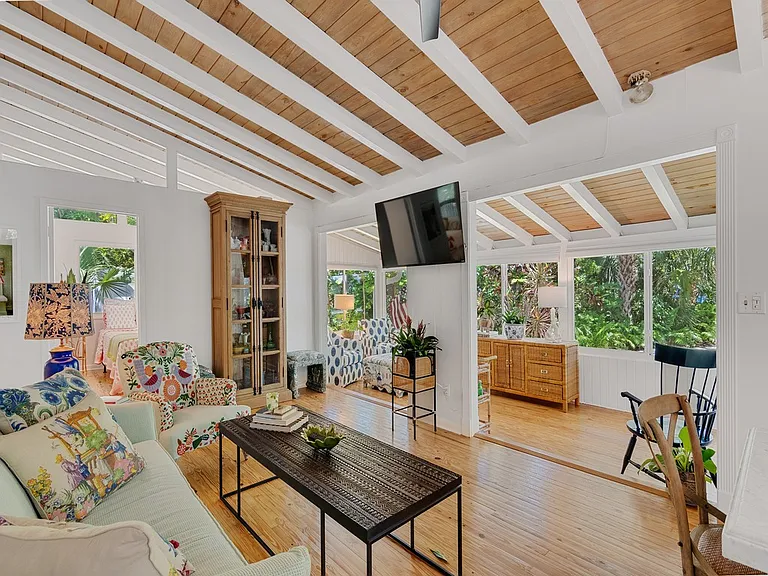 1930 W Shell Ln — Photo 12