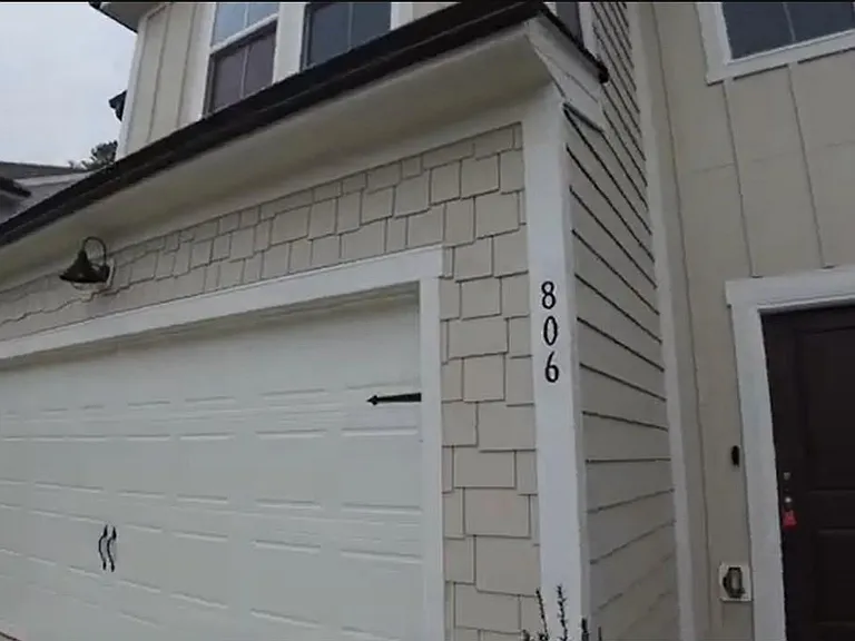 806 McKenzie Park Ter — Photo 2