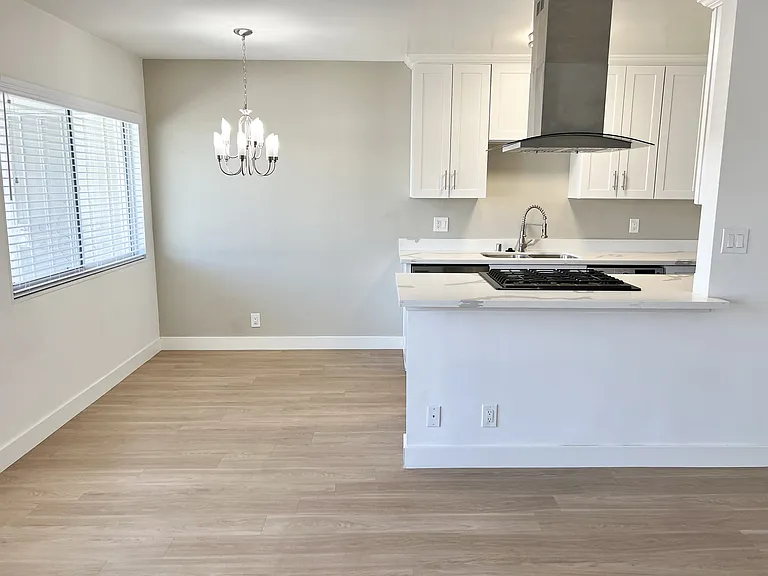 1724 Butler Ave #7 — Photo 2