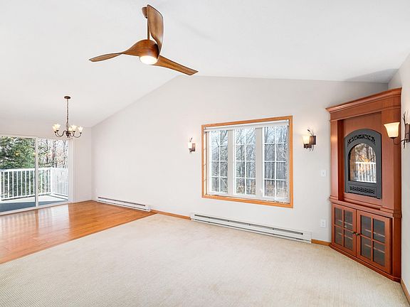 4th image of 2811 Parkwood Ln