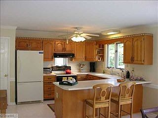 4th image of 7902 Thoroughbred Dr