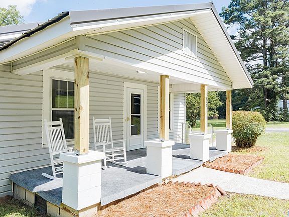 4th image of 812 Jacksonville St