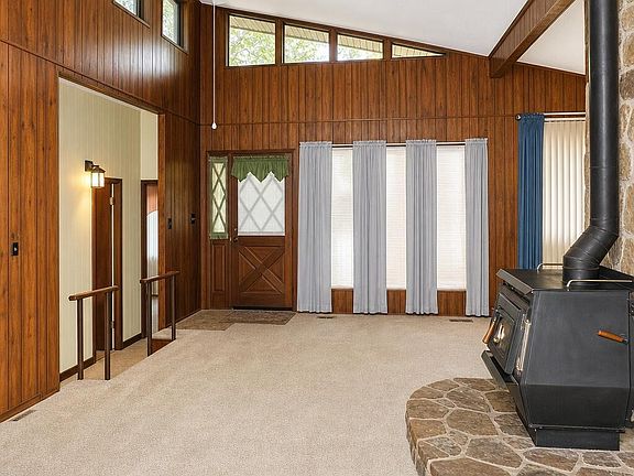 5th image of 106 London Ct