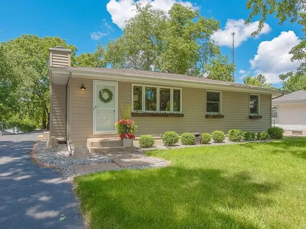 1609 Flag Ave N, Golden Valley, MN 55427