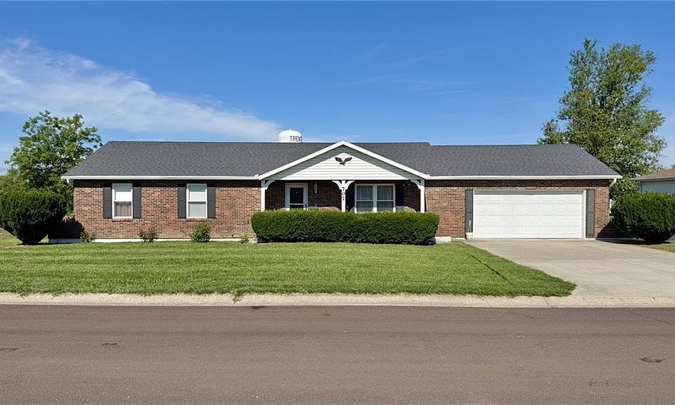 1st image of 707 Lake Manor Dr