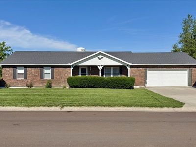 707 Lake Manor Dr, Trenton, MO, 64683