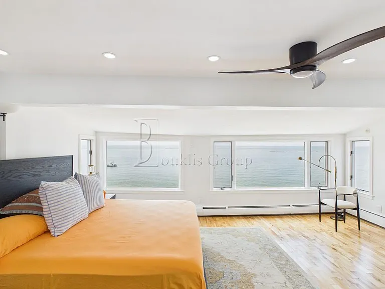 4 Cambridge Ct #1 — Photo 12