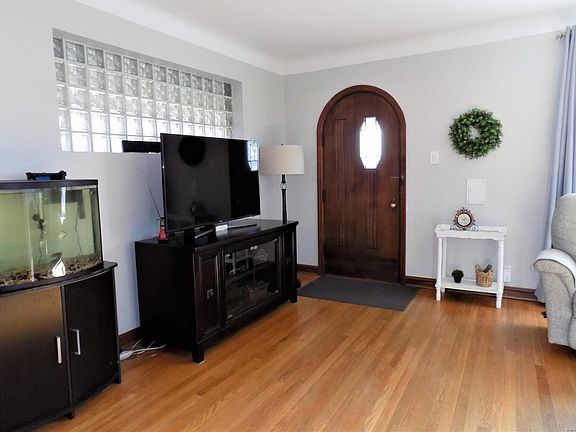 2nd image of 6565 Oleatha Ave