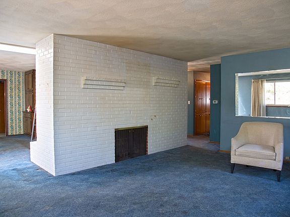 3rd image of 8101 Hudson Pl SW