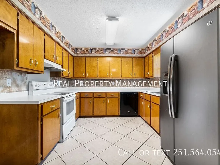 9631 Royal Woods Dr N — Photo 6
