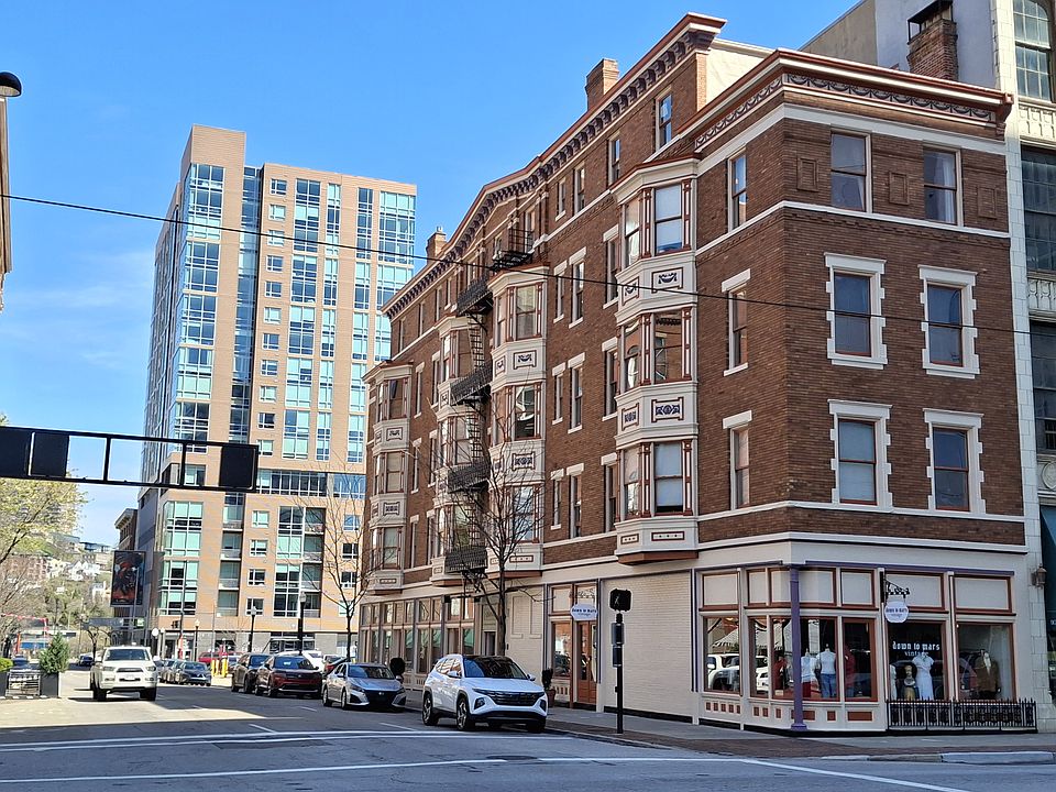 Located at the keystone corner of the Main Street Historic District, The Aurora Townhouse was built in 1905.