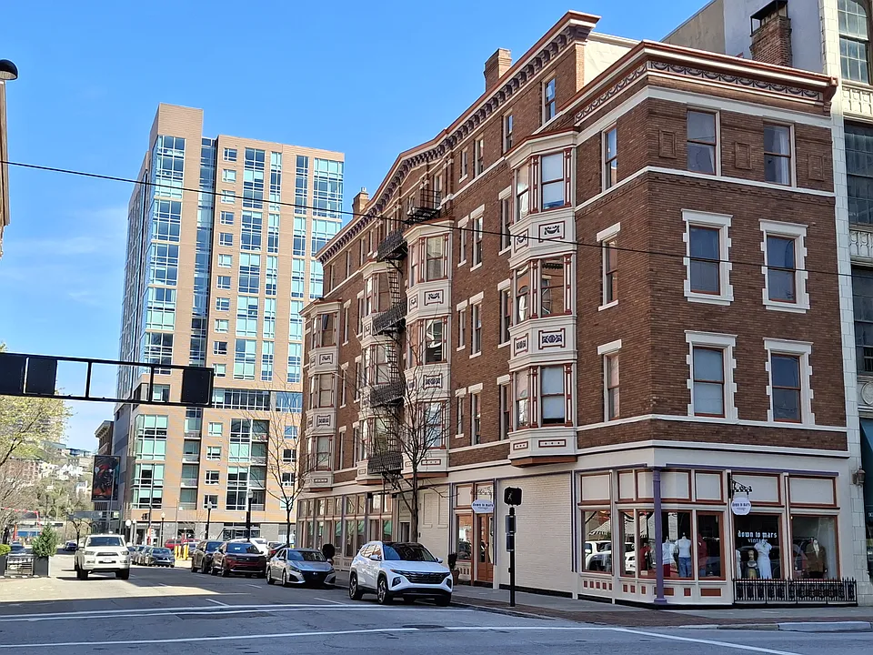 Located at the keystone corner of the Main Street Historic District, The Aurora Townhouse was built in 1905.