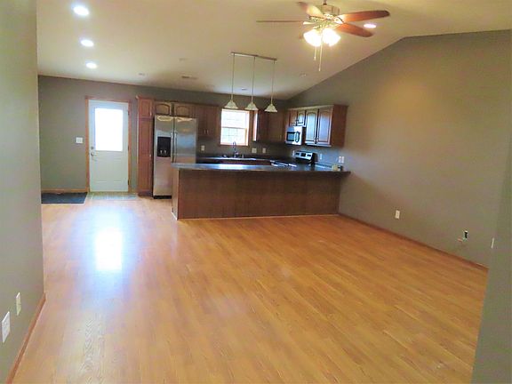 4th image of 507 Oak St