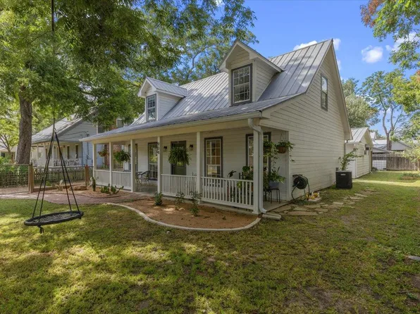 904 Spring St, Bastrop, TX 78602