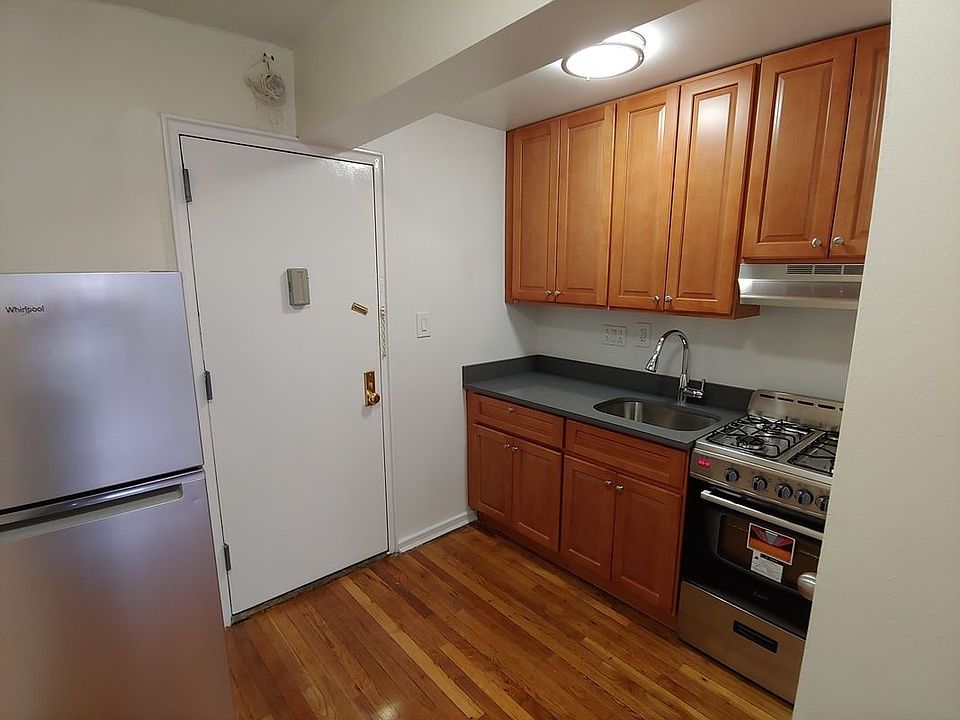 2nd image of 33-35 76th St #6F