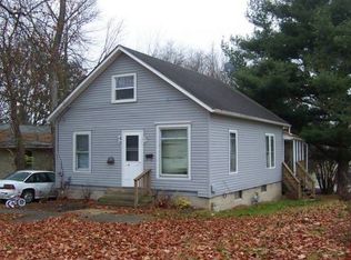 614 N Warren Ave, Freeport, IL 61032