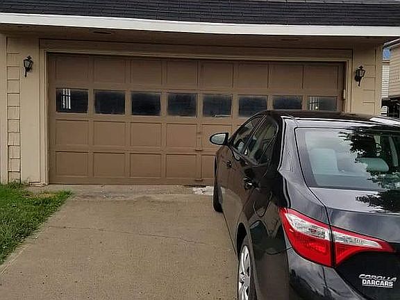 Detached 2 car garage