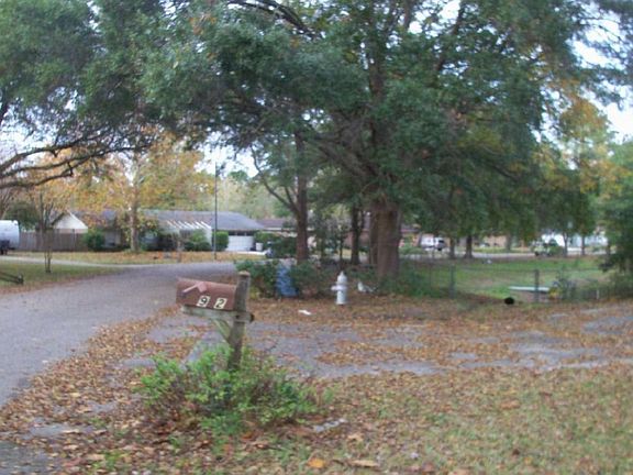 3rd image of 1942 Sussex Dr W