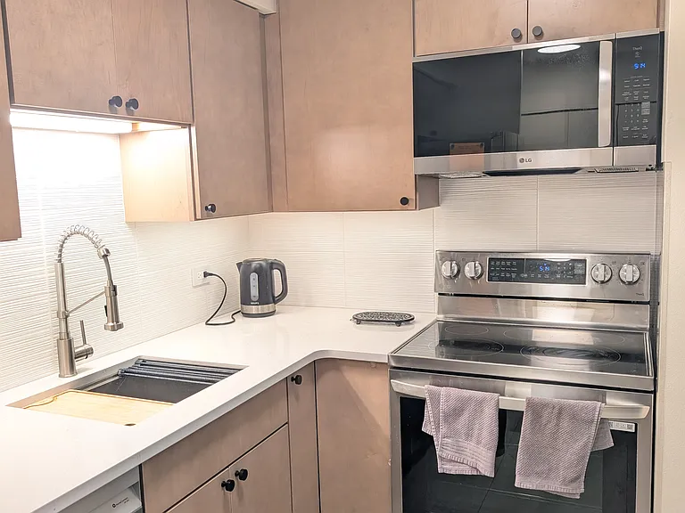 1516 Hinman Ave #804 — Photo 7