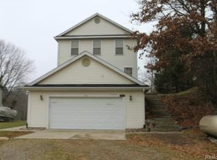 126 Indianside Rd, Oakland, MI 48363