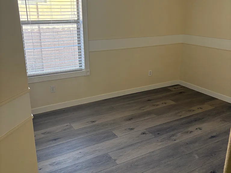 12371 W Monroe St — Photo 17