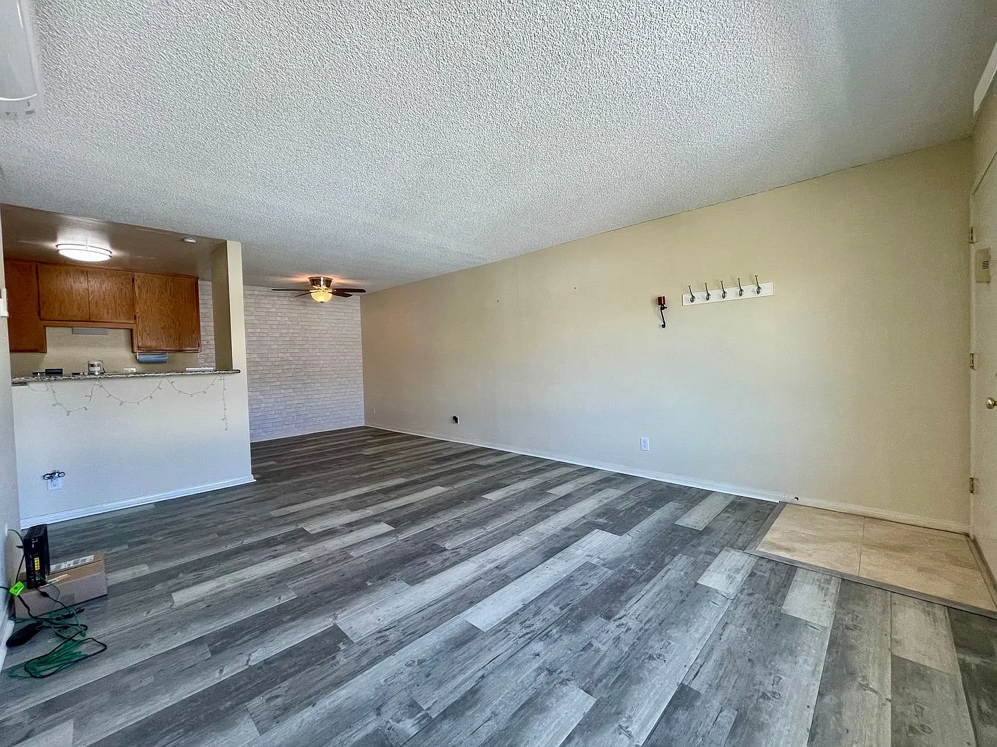 Gorgeous 1 Bedroom 1 Bathroom Condo with Large Garage! — Photo 4