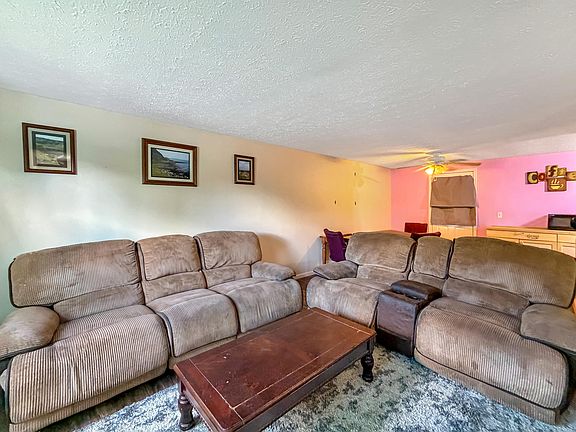 3rd image of 115 Vista View Cir
