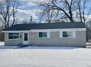 26141 Yale St, Inkster, MI 48141