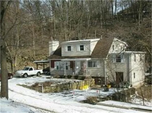 199 Valley St, Dubuque, IA 52003