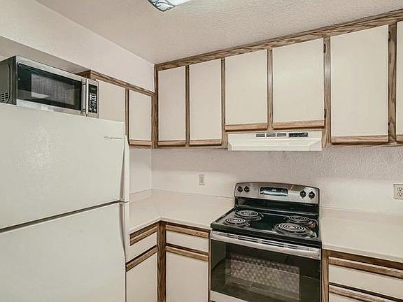 4th image of 1019 Dornajo Way APT 245