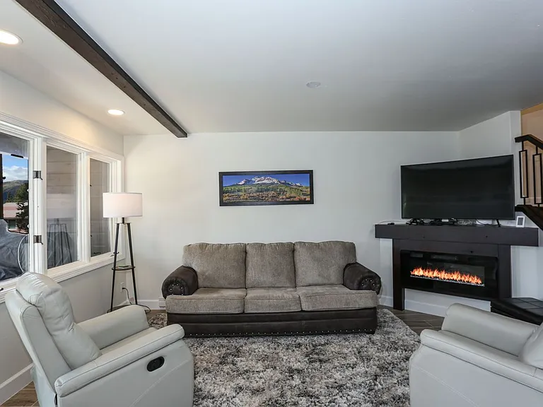 6 Southface Dr — Photo 3