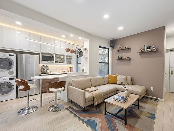 3rd image of 225 S 3rd St APT 8