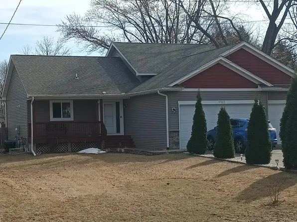 2942 Edgerton St, Little Canada, MN 55117