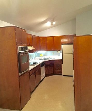 5th image of 310 N West St APT 11