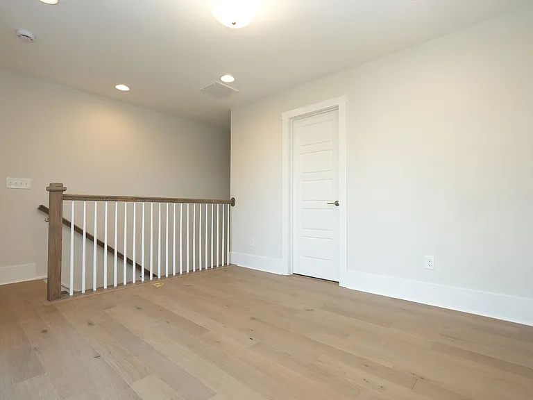 1405 Kenilworth Ave — Photo 27