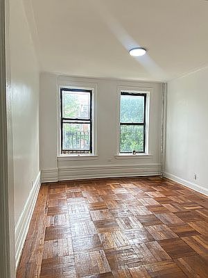 5th image of 295 Parkside Ave #2