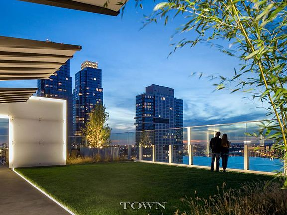 5th image of 550 W 45th St APT 341M