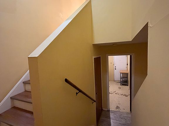 4th image of 3024 Raskob St