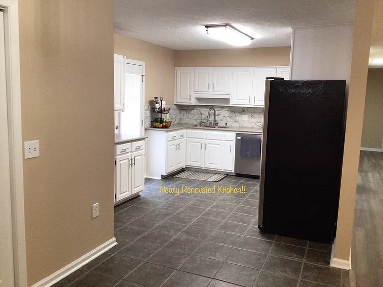 6112 Potomac Cir — Photo 10