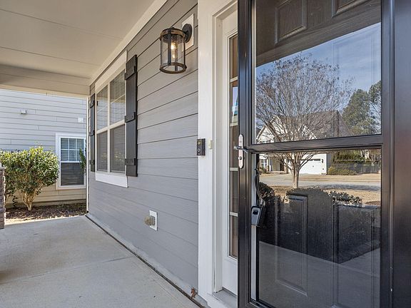 4th image of 729 Lake Artesia Ln