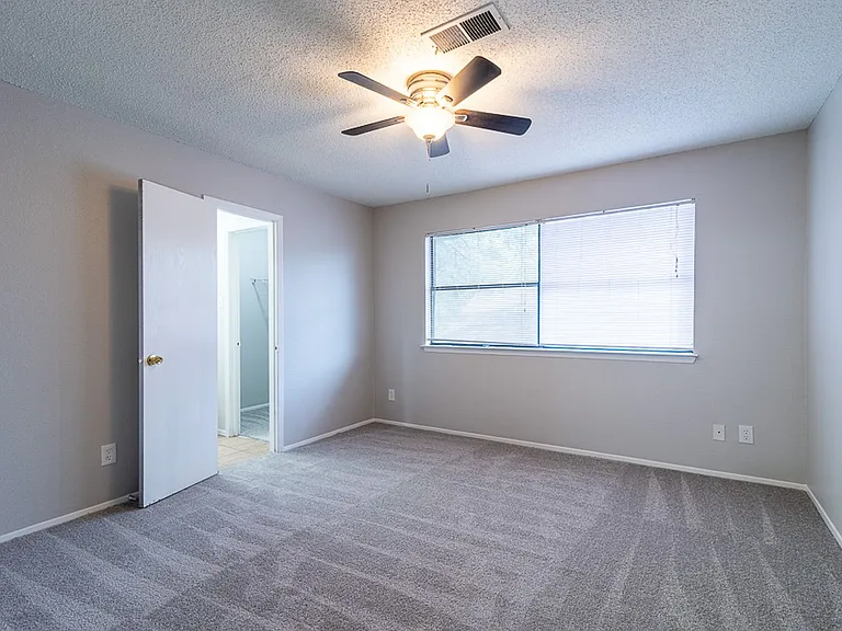 2906 Jadewood Ct #B — Photo 10