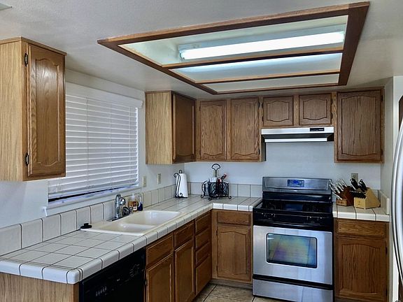 3rd image of 19034 Cedar Dr