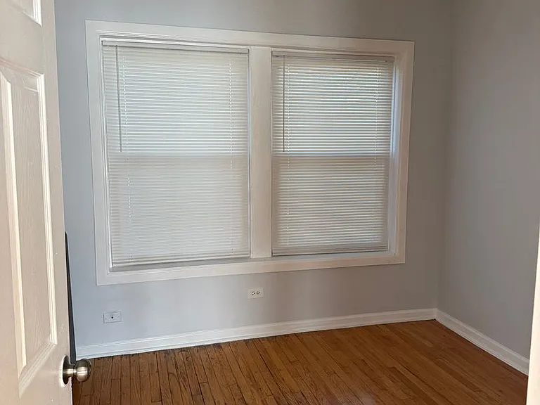 SPACIOUS 2 BEDROOM APARTMENTS AVAILABLE — Photo 21