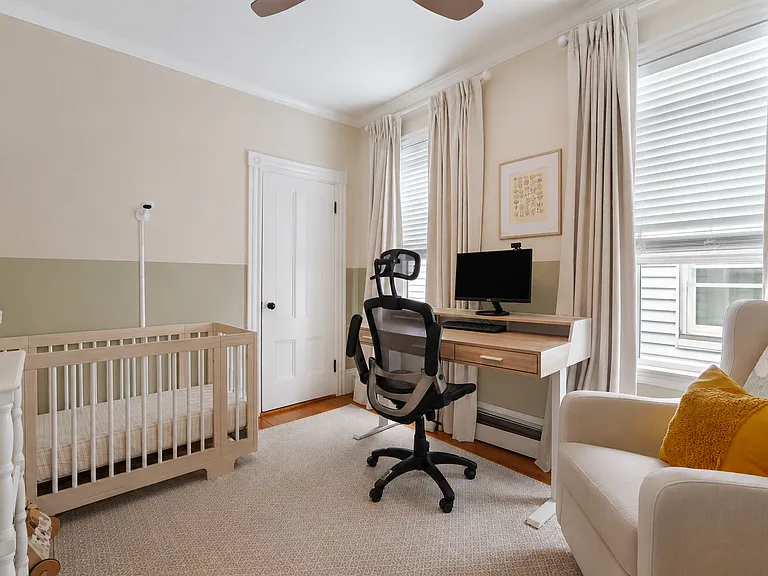639 E 7th St #3 — Photo 18