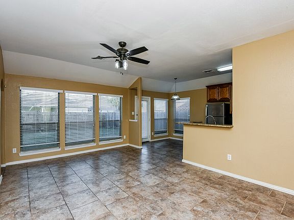 4th image of 1901 Belshire Ct