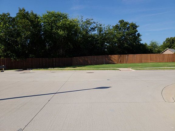 5th image of 4701 Hidden Meadows Trl