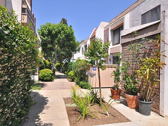 2nd image of 17150 Burbank Blvd Unit 36