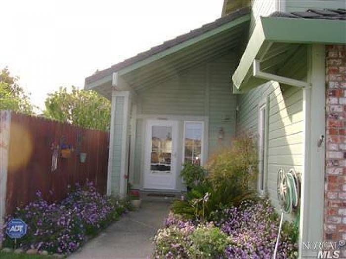 2nd image of 230 Holly Ct