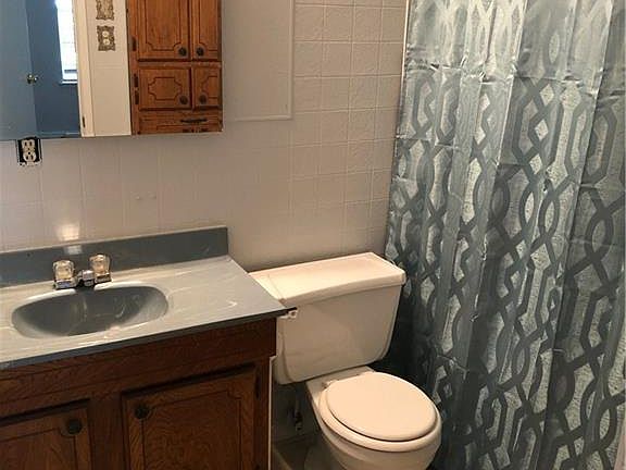 4th image of 914 Greencove Dr
